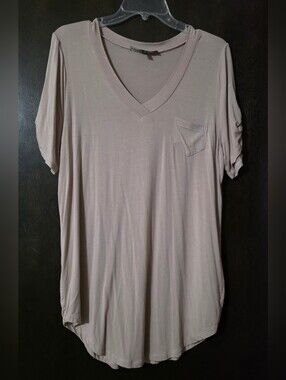 Haute Fox V-Neck Short Sleeve Pocket Tunic Tee Light Taupe Lightweight Size 2X